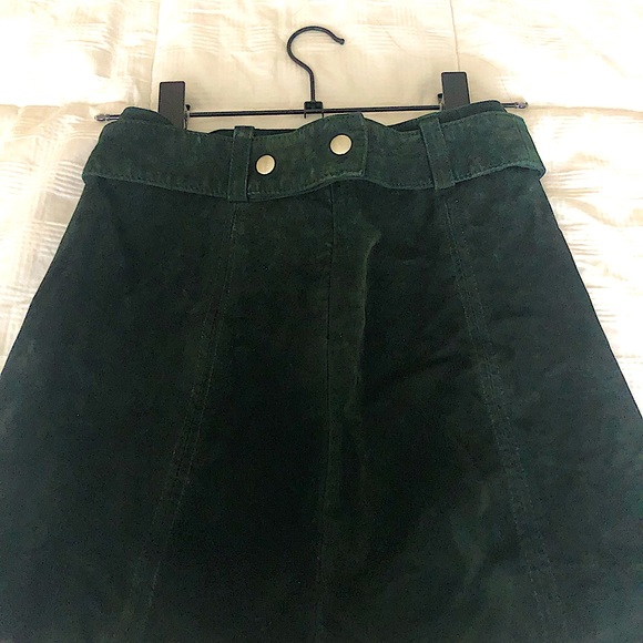 🪲 Zara Women Stunning Belted Green Suede Skirt 🪲 - Picture 3 of 12